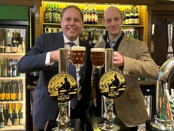 Charlie Dewhirst MP brings our beer to the House of Commons bar